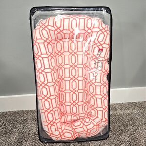 Dock-a-Tot Deluxe+ dock in Coral Trellis Orange baby 0-8 months in EUC